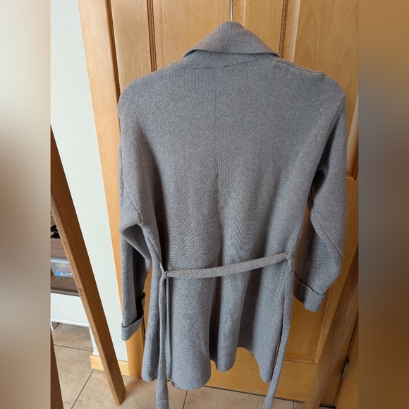 Gilli Classic Gray Knit Sweater - Picture 9 of 9